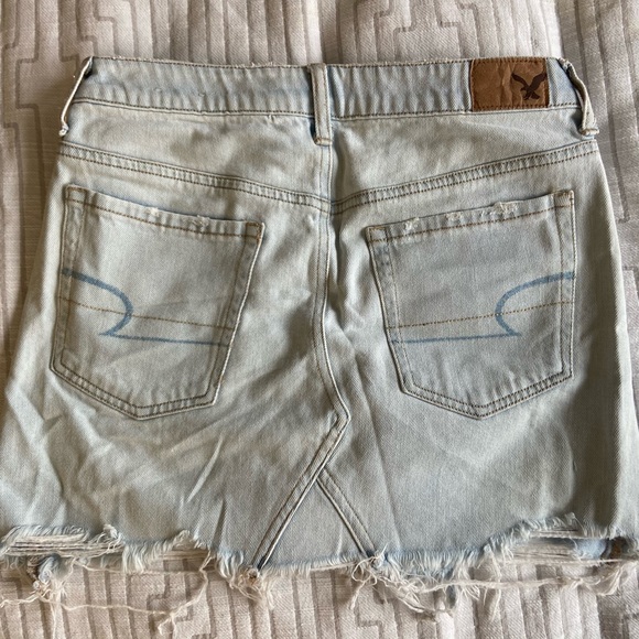 American Eagle Light wash denim skirt - Picture 2 of 3